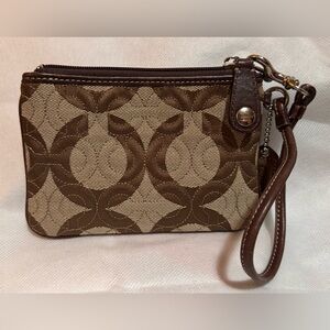 Coach Y2K Gramercy Signature OpArt C Wristlet (Tan/Brown) - EUC